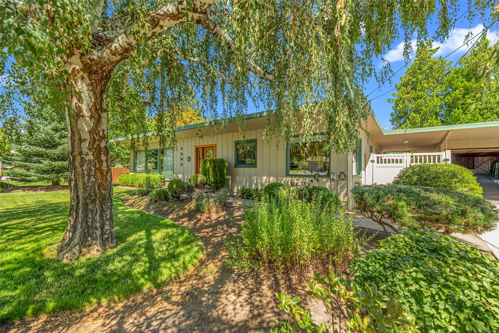 1204 Madison Property Photo 1