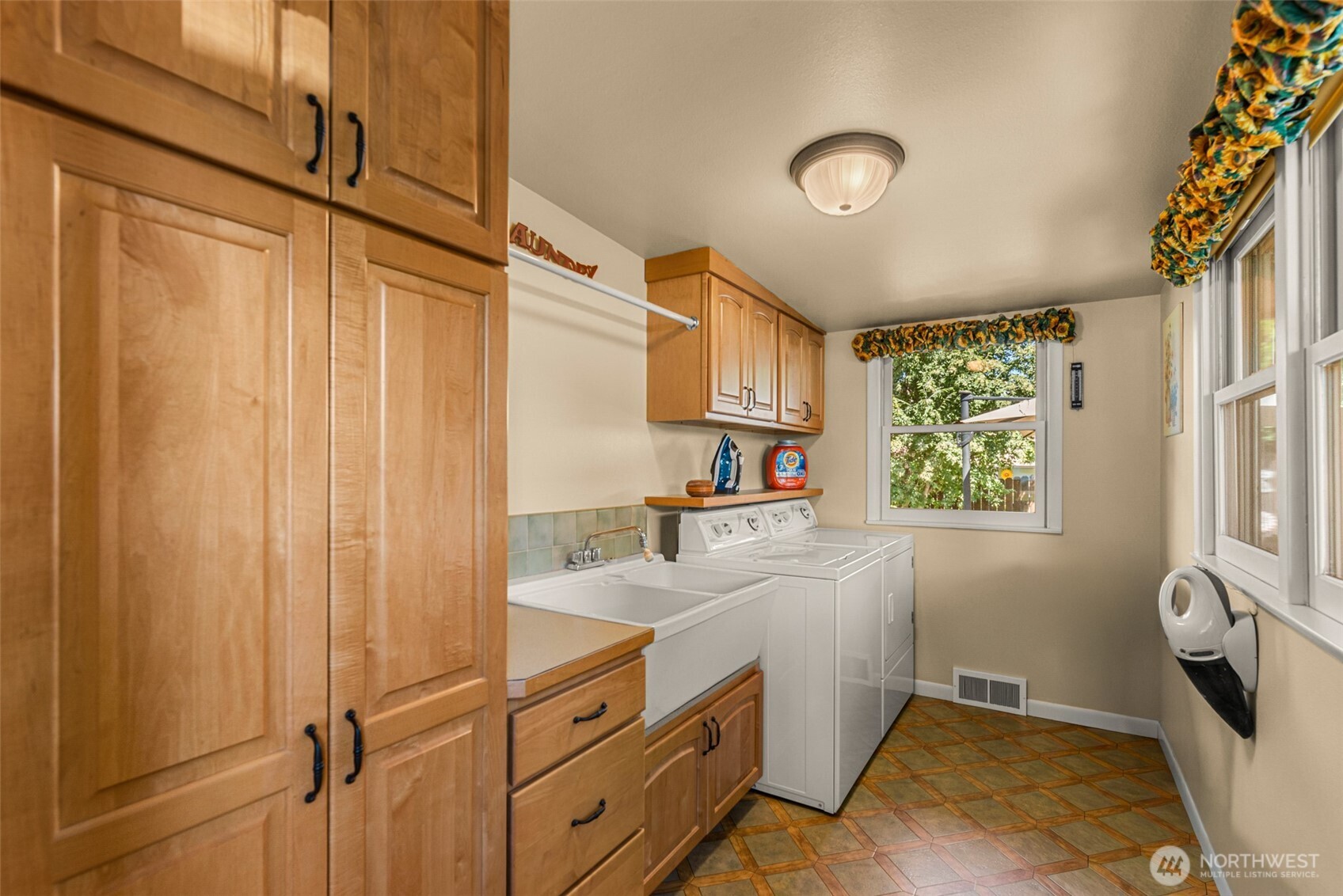 1204 Madison Property Photo 20