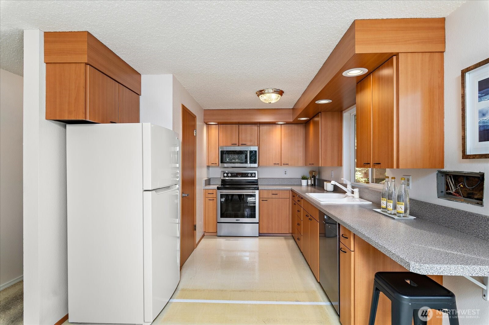17202 Sealawn Place Property Photo 10
