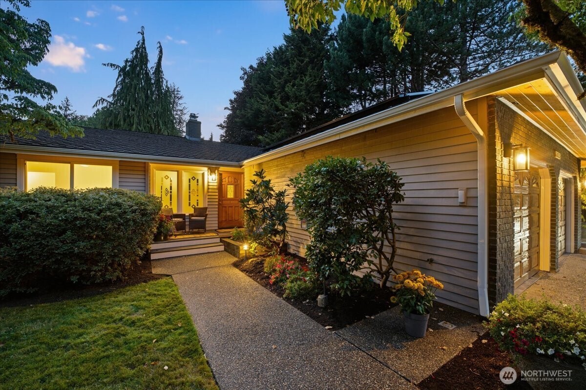 20215 41st Place Property Photo 2