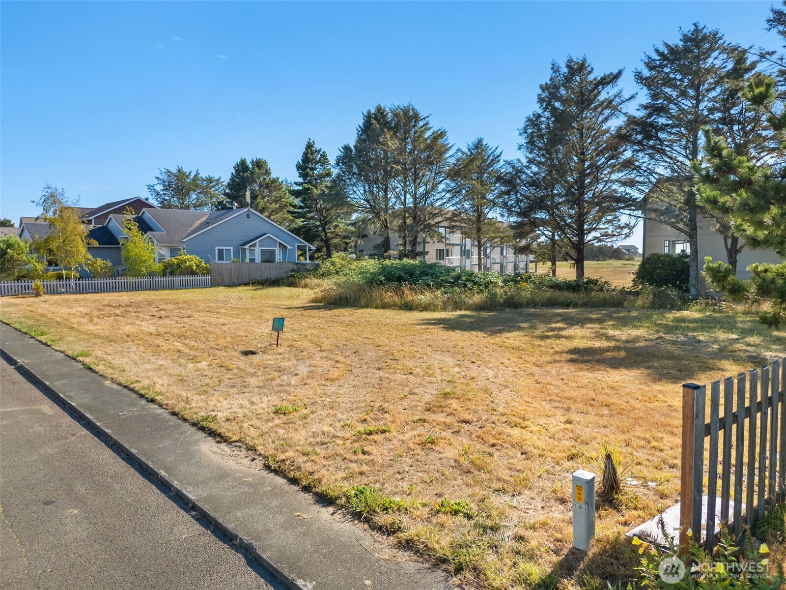 2701 Sea Crest Avenue Property Photo 3