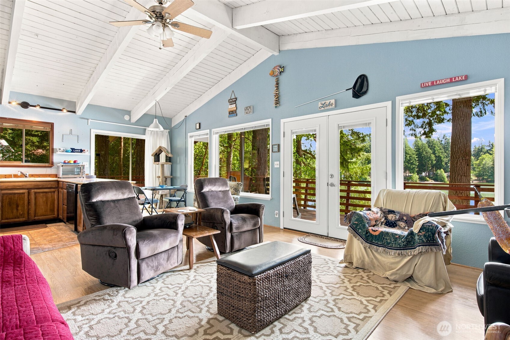 1907 194th Avenue Property Photo 5