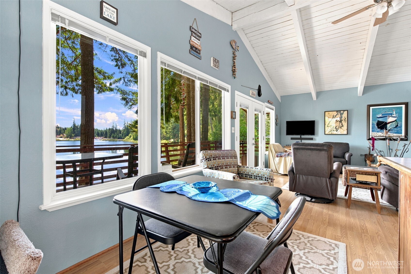1907 194th Avenue Property Photo 6