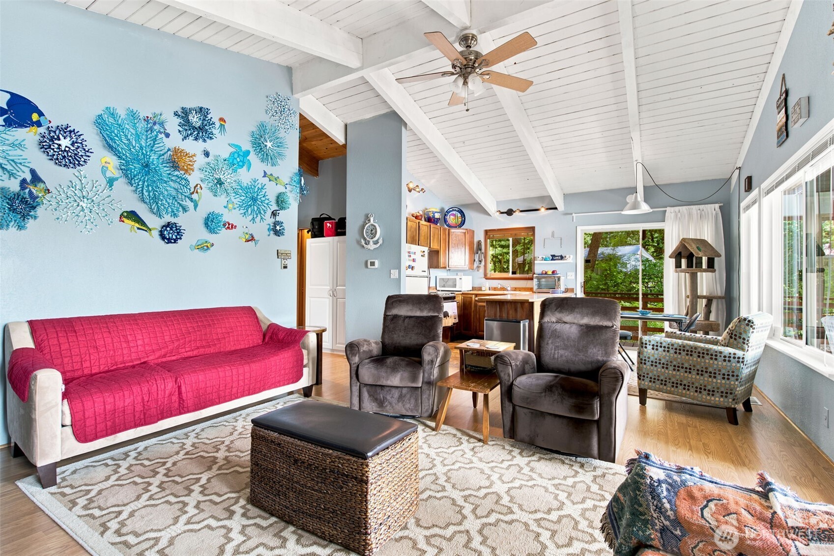 1907 194th Avenue Property Photo 9