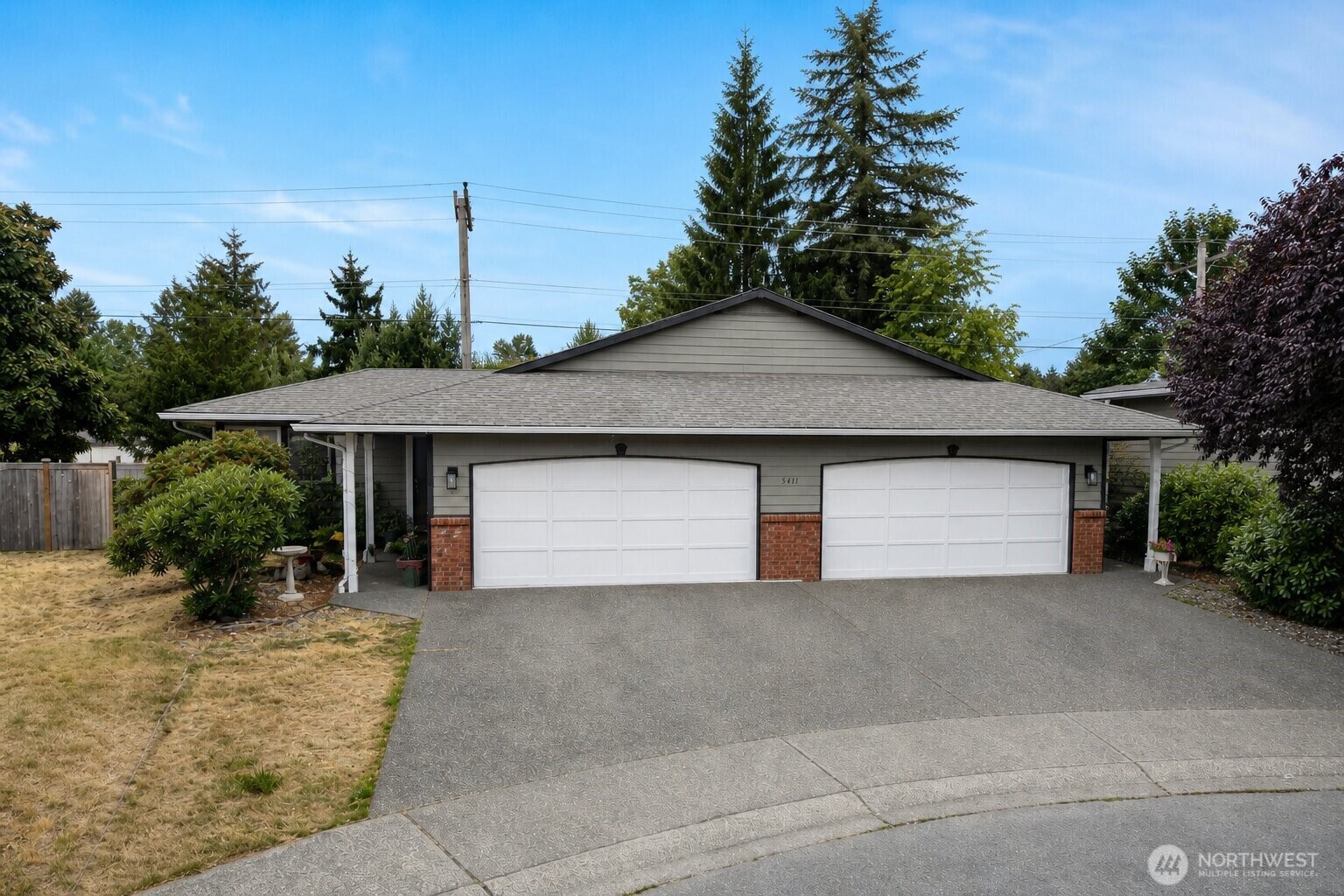 5411 99th Place A/B Property Photo 1