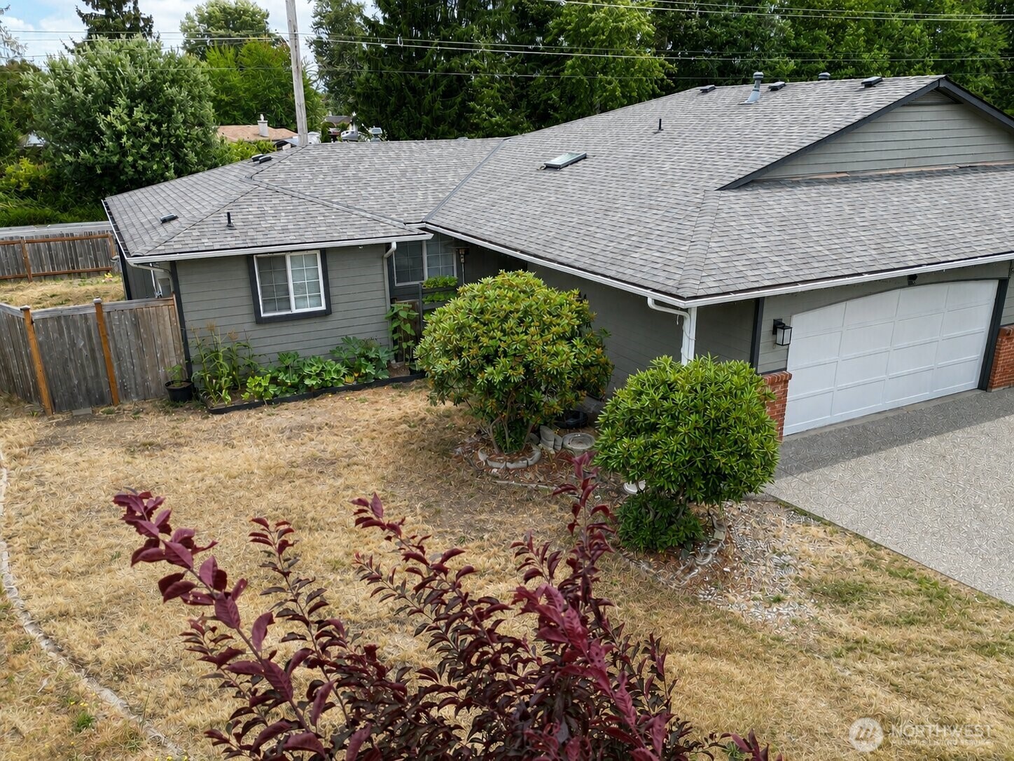 5411 99th Place A/b Property Photo 4