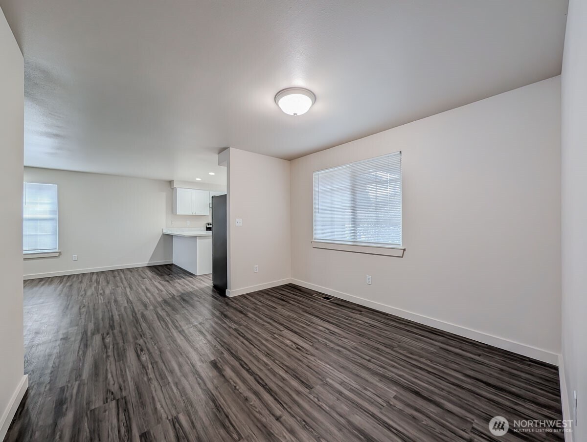 5411 99th Place A/b Property Photo 10