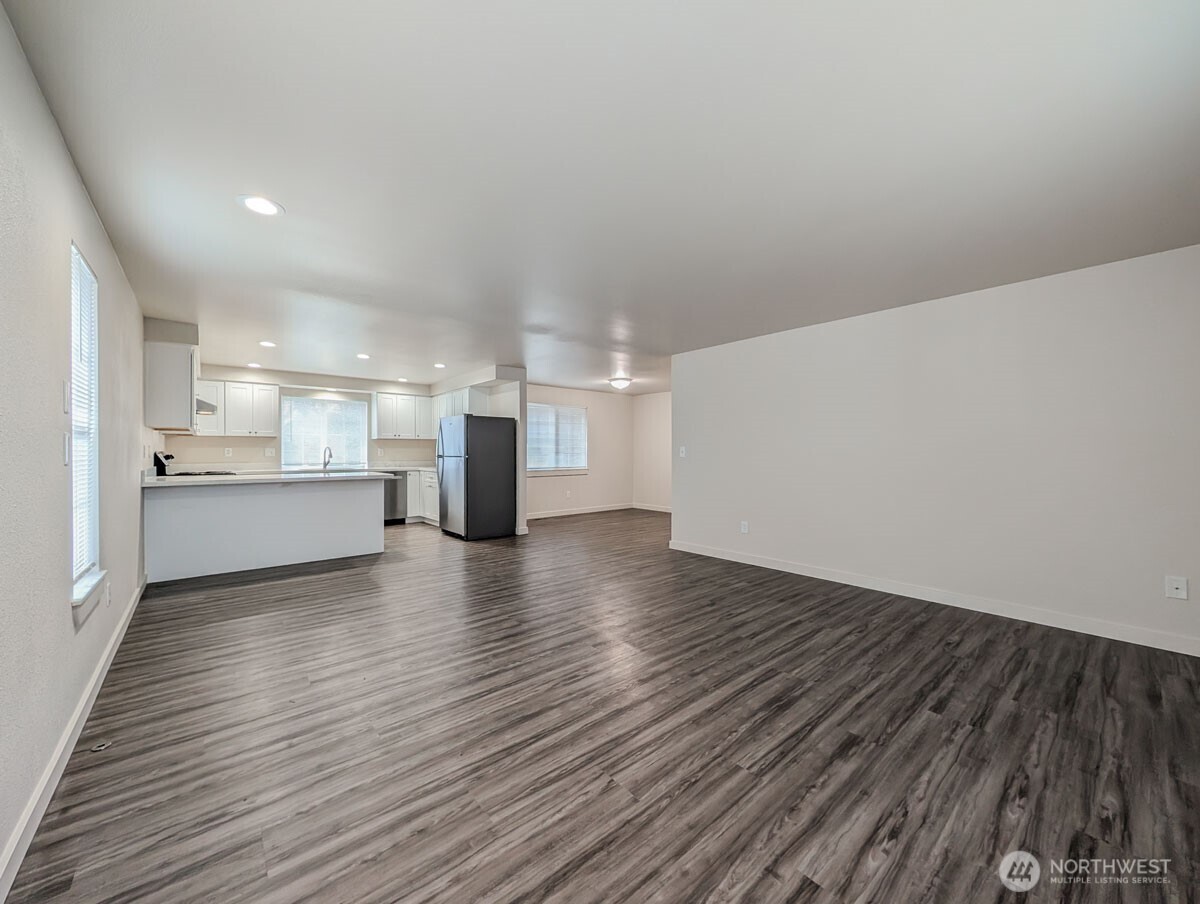 5411 99th Place A/b Property Photo 12