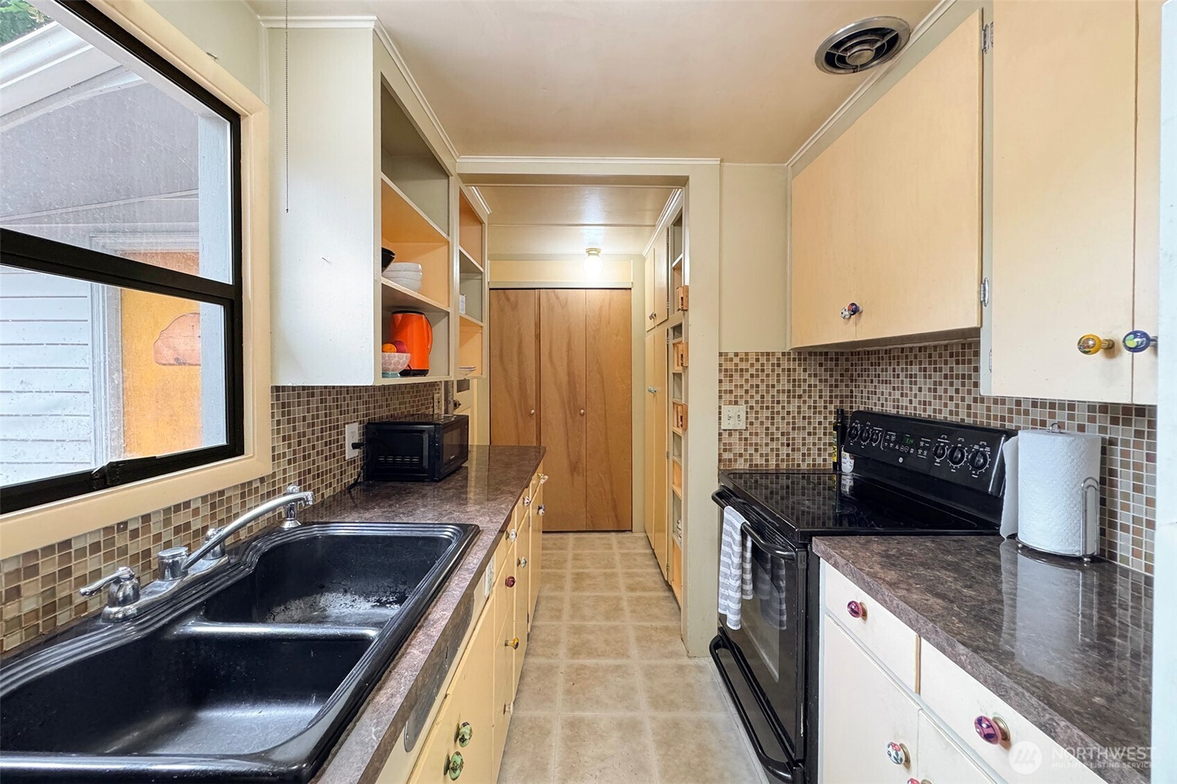 519 W 15th Street Property Photo 7
