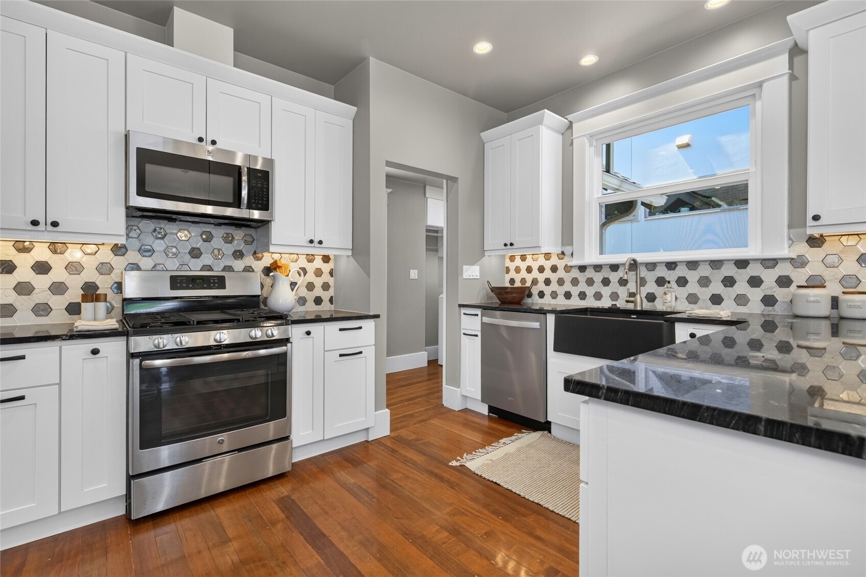 409 Ne 60th Street Property Photo 18