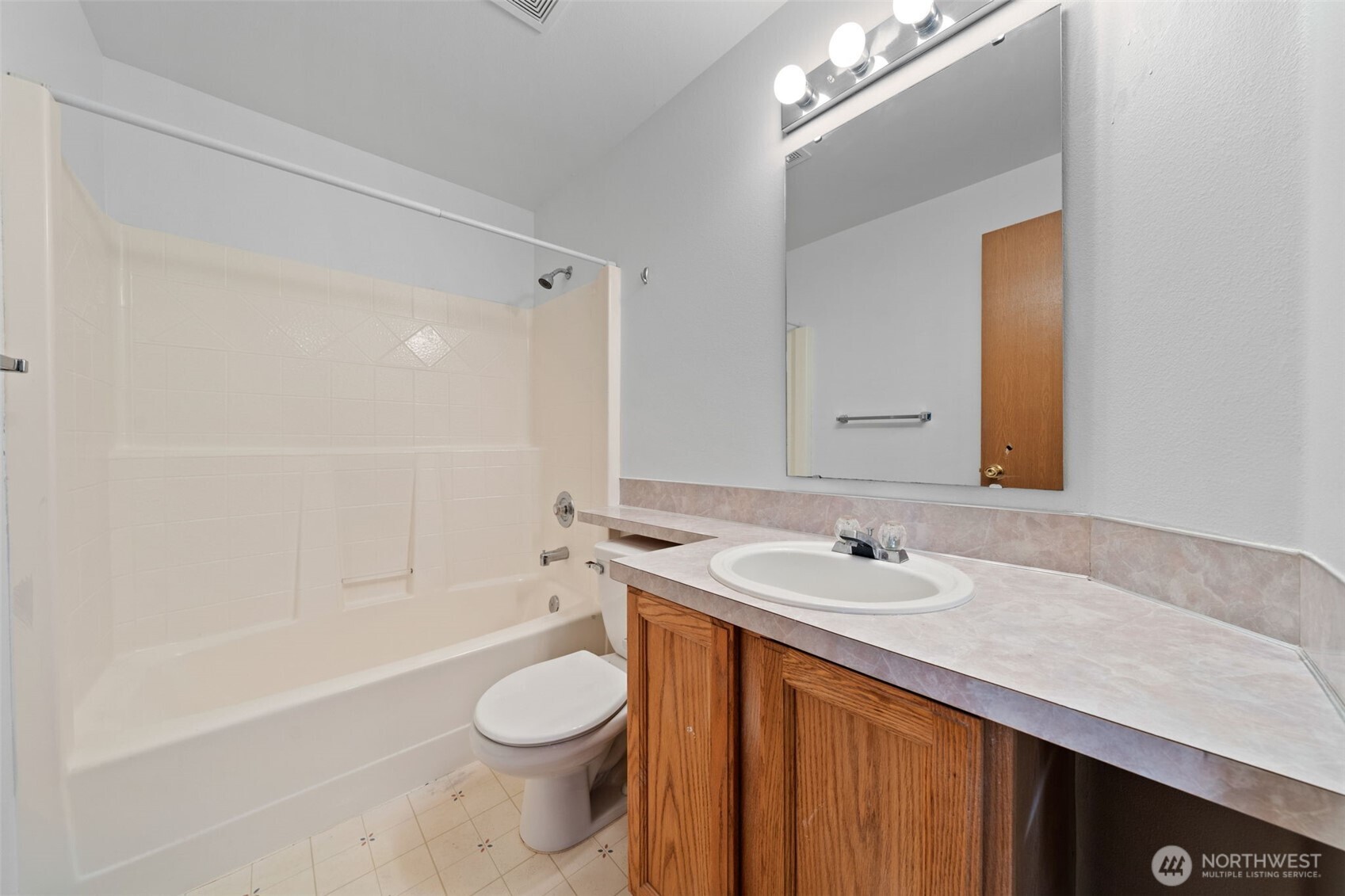 4001 S 74th Street B Property Photo 12