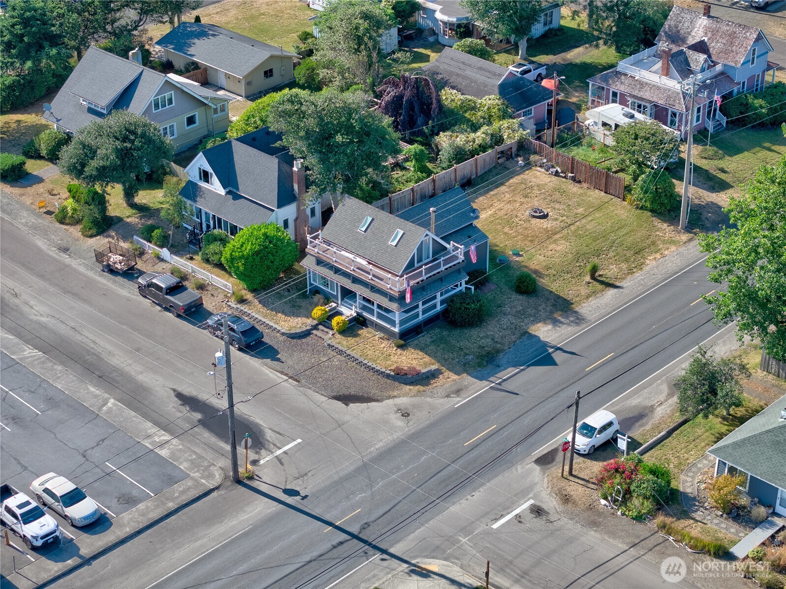 1413 262nd Place Property Photo 4