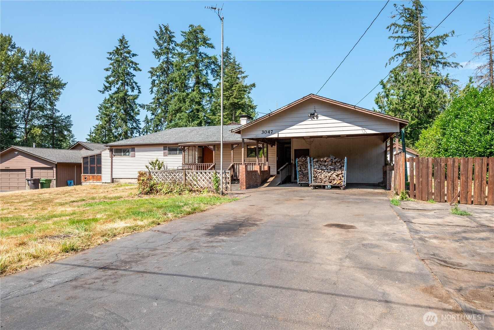 3047 Lindsey Drive Property Photo 2