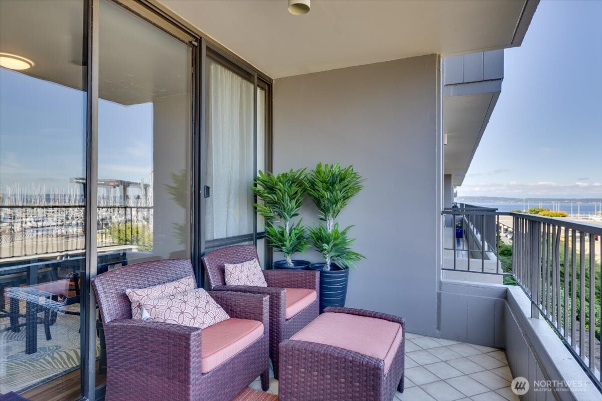 6535 Seaview Avenue 305b Property Photo 9