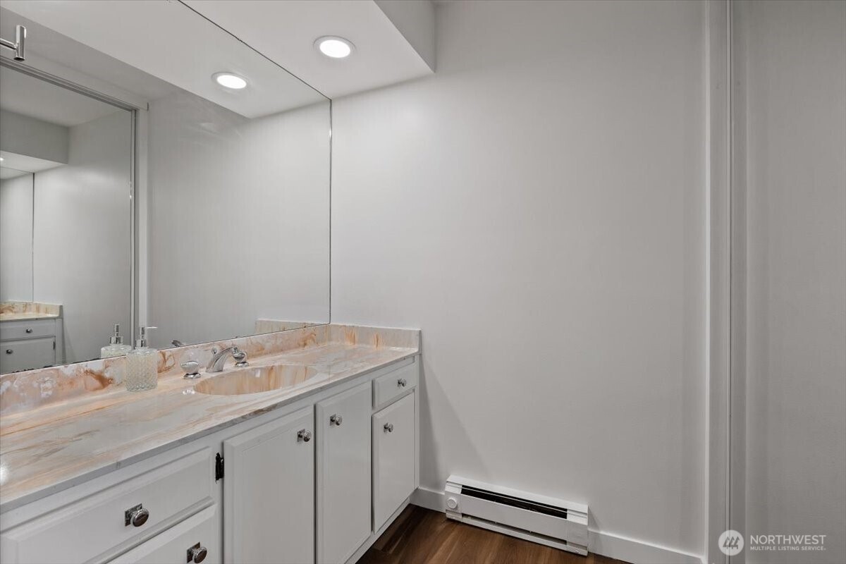 6535 Seaview Avenue 305b Property Photo 18