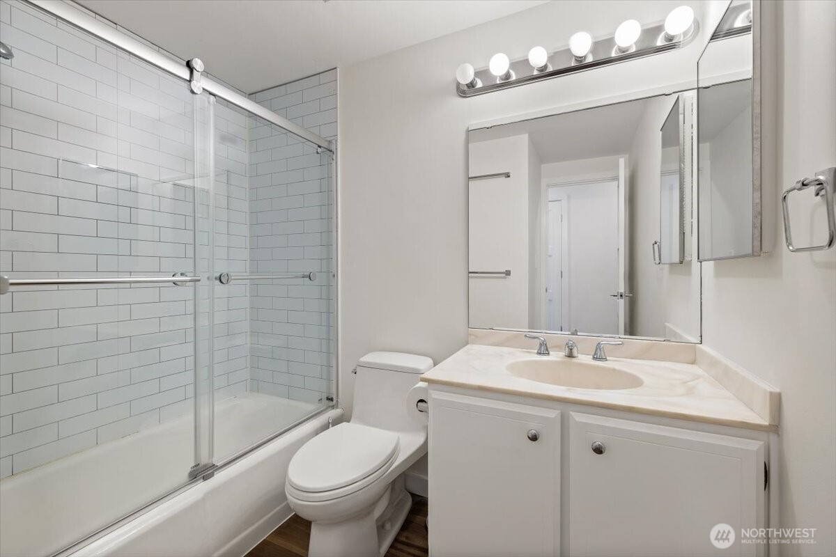 6535 Seaview Avenue 305b Property Photo 22