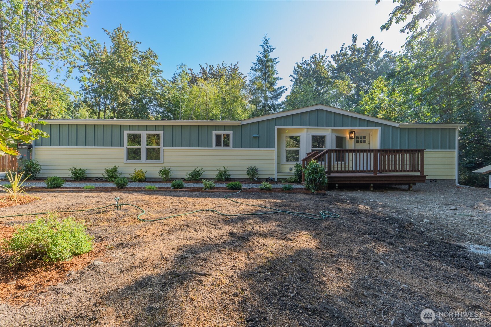 1059 E Crestview Drive Property Photo 1