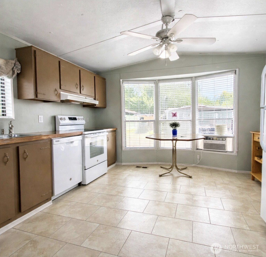 8508 144th Avenue 11 Property Photo 4