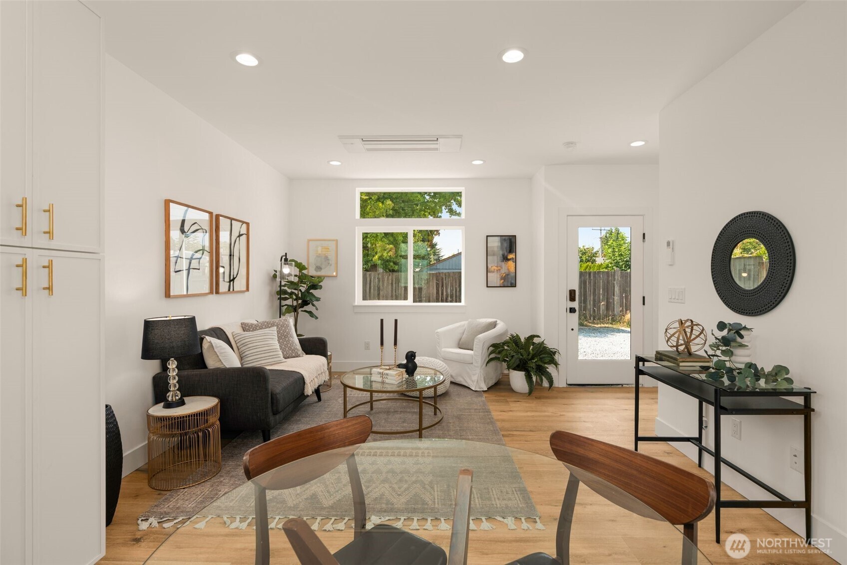 9251 Palatine Avenue C Property Photo 10