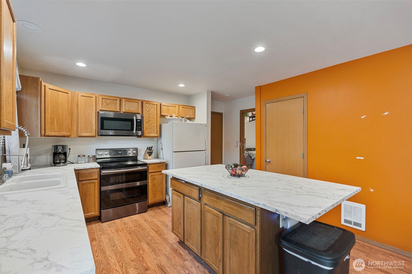 17015 Arborvitae Court Property Photo 12