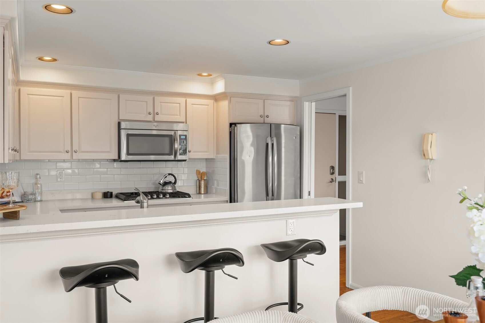 2167 Dexter Avenue 402 Property Photo 12