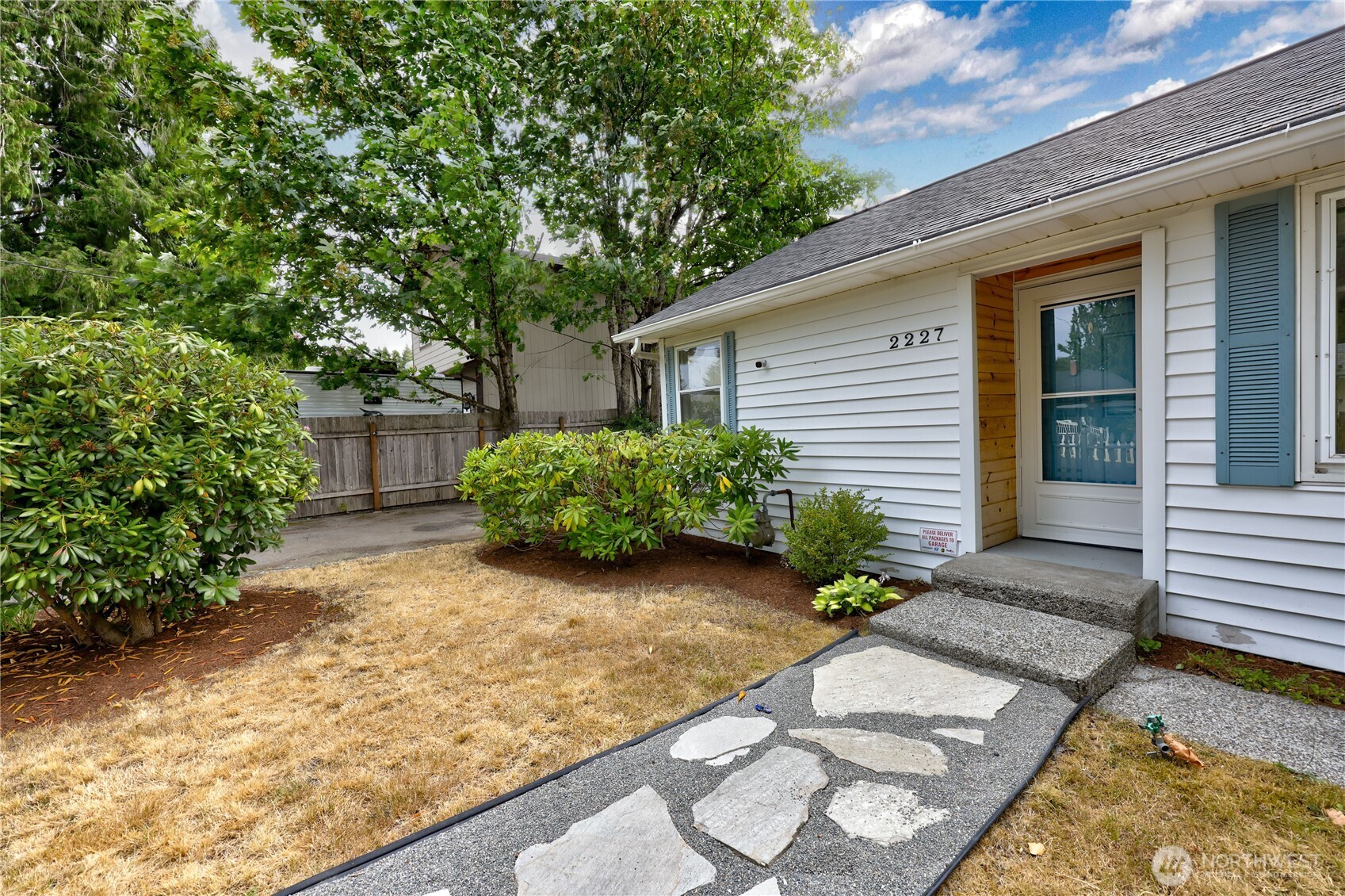 2227 Sidney Avenue Property Photo 3