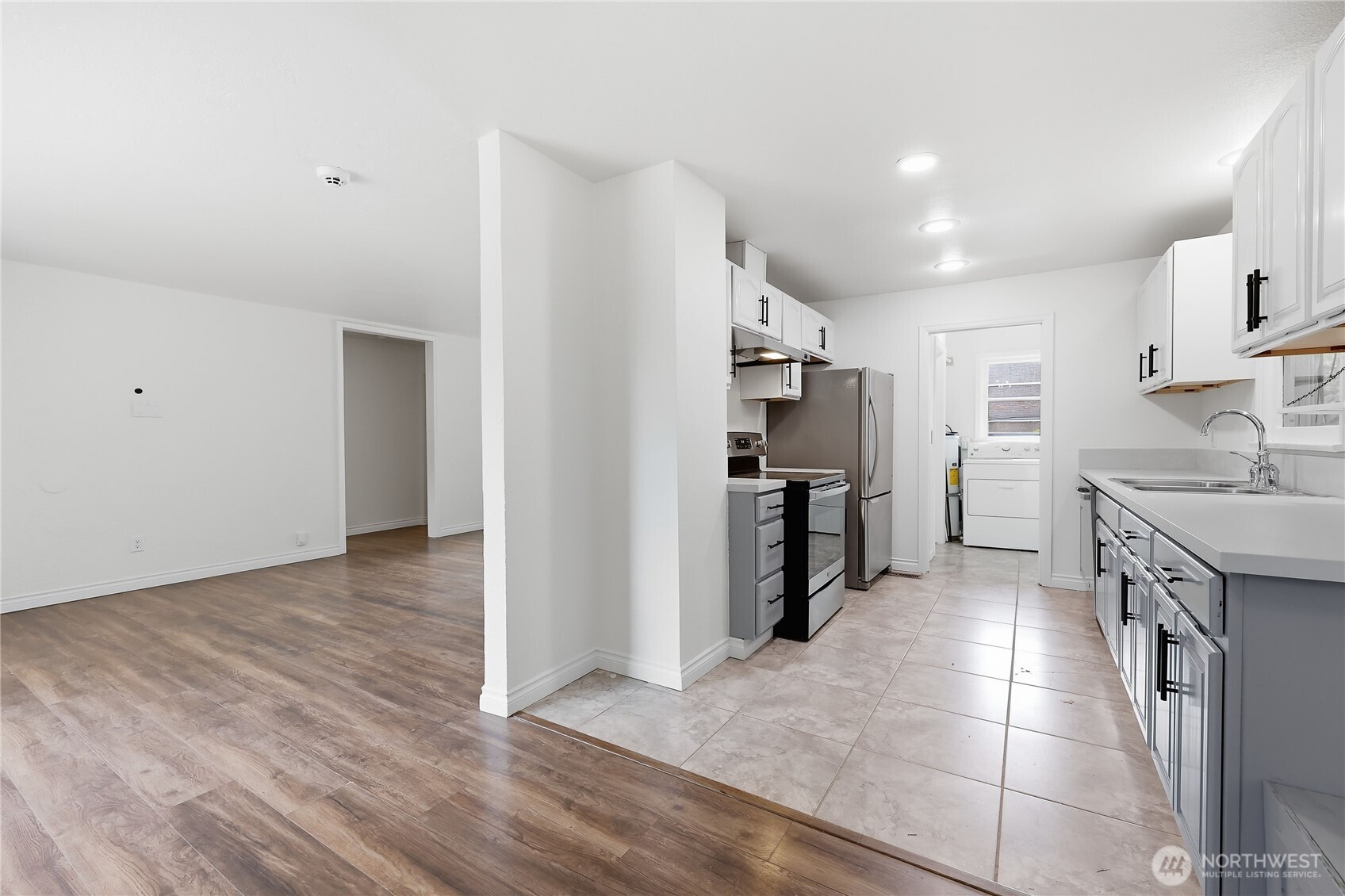 2227 Sidney Avenue Property Photo 12