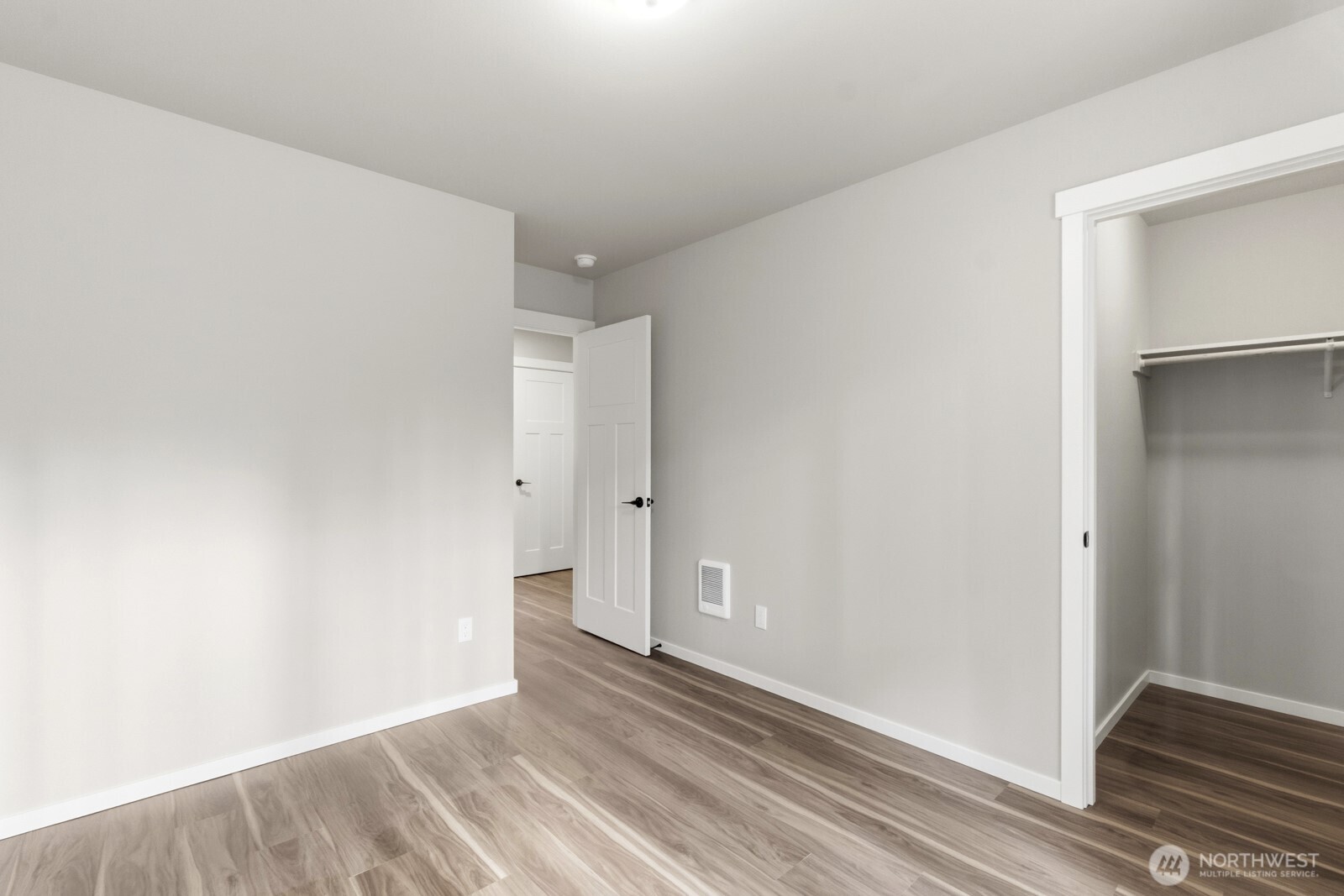 680 Ne Haven Lake Drive Property Photo 20