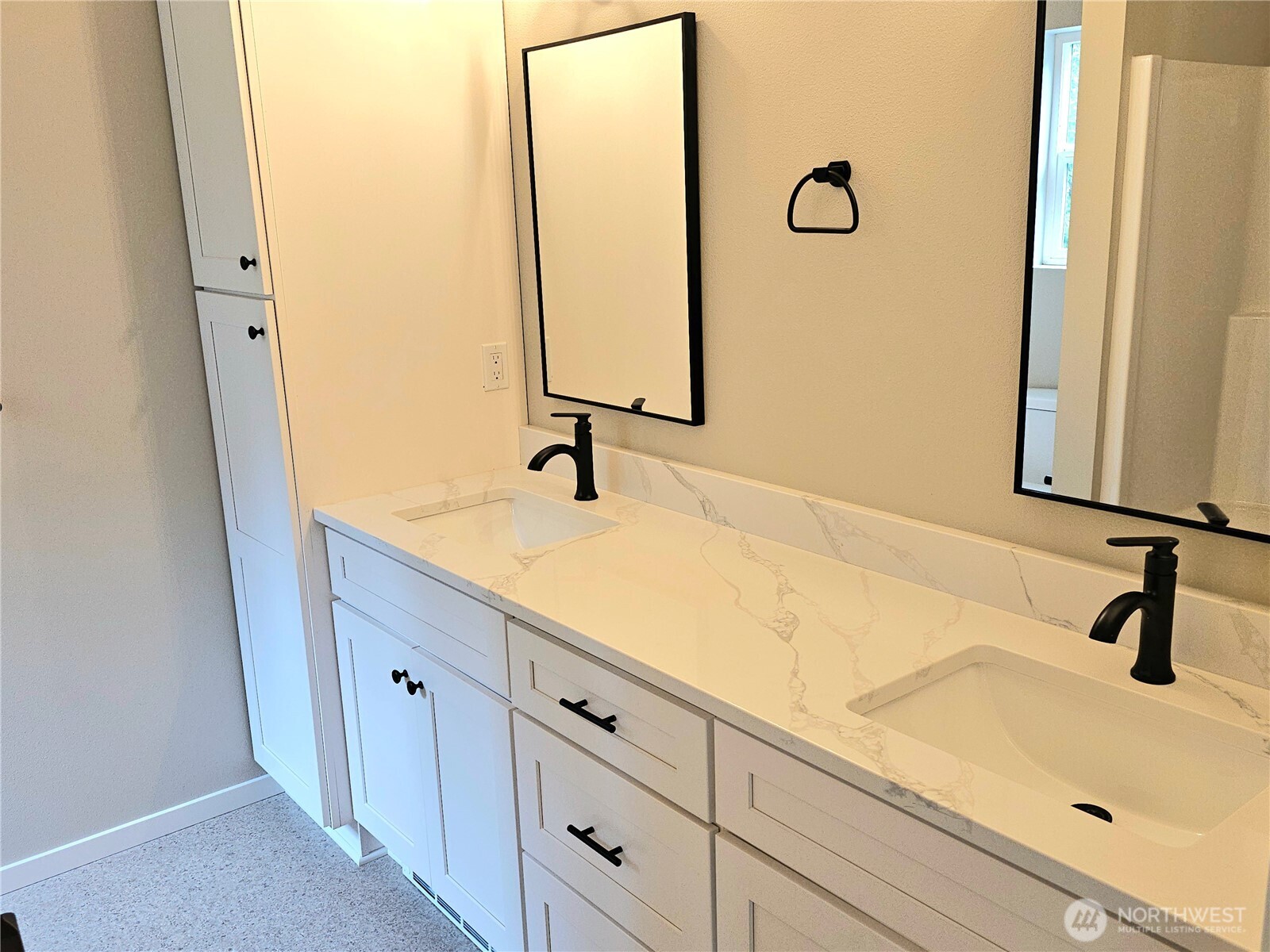 680 Ne Haven Lake Drive Property Photo 23