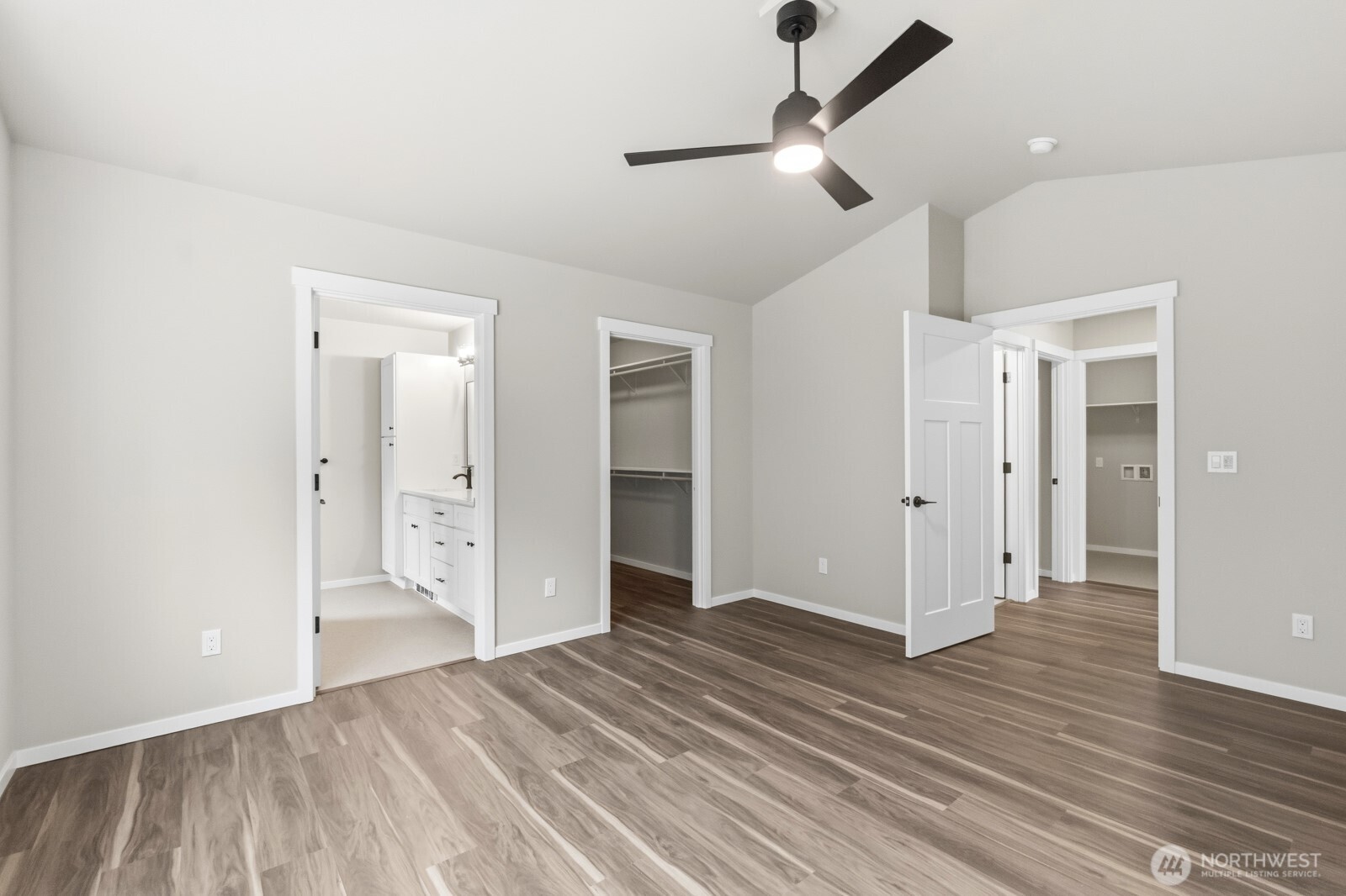 680 Ne Haven Lake Drive Property Photo 26