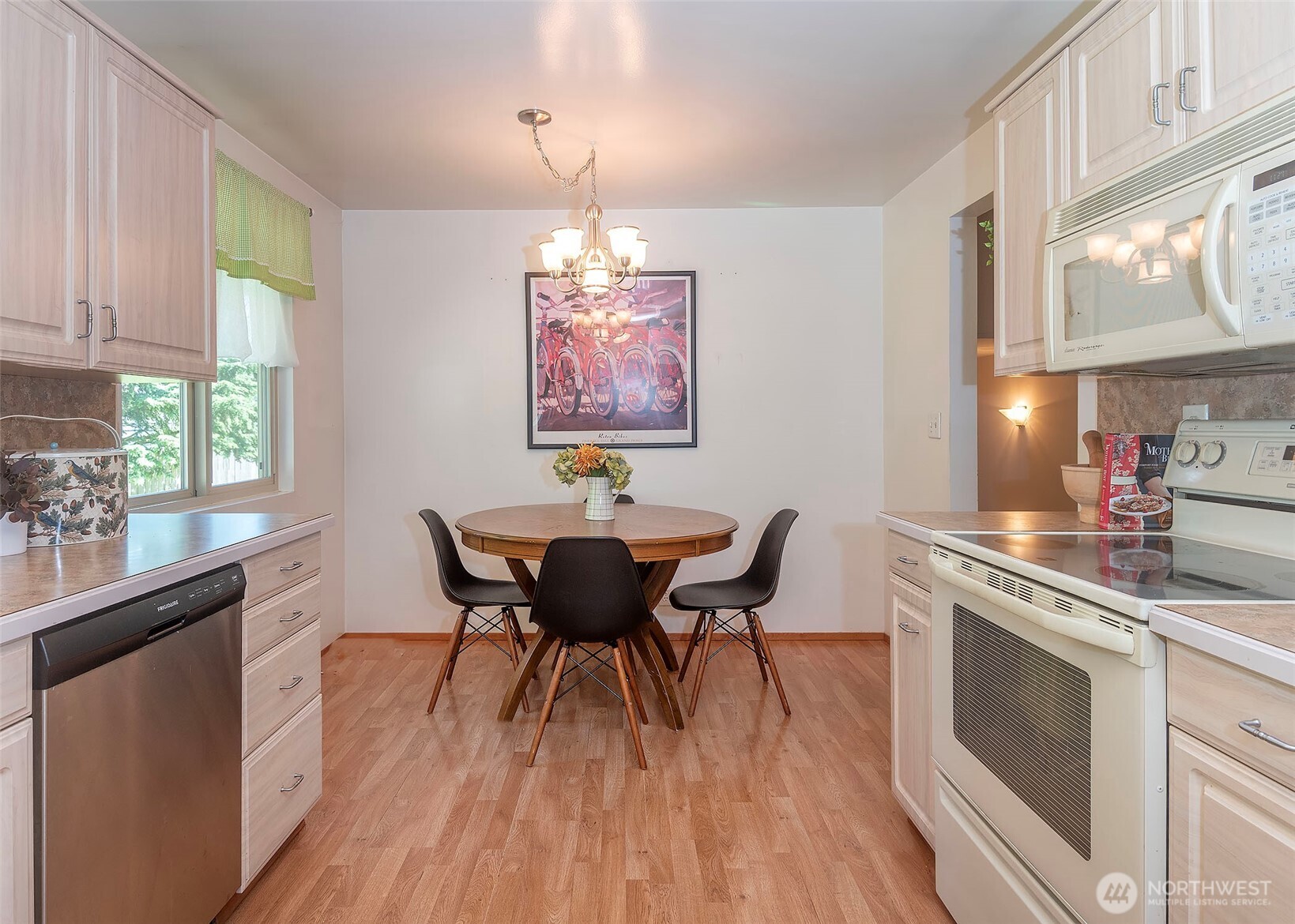 8821 221st Place Property Photo 10
