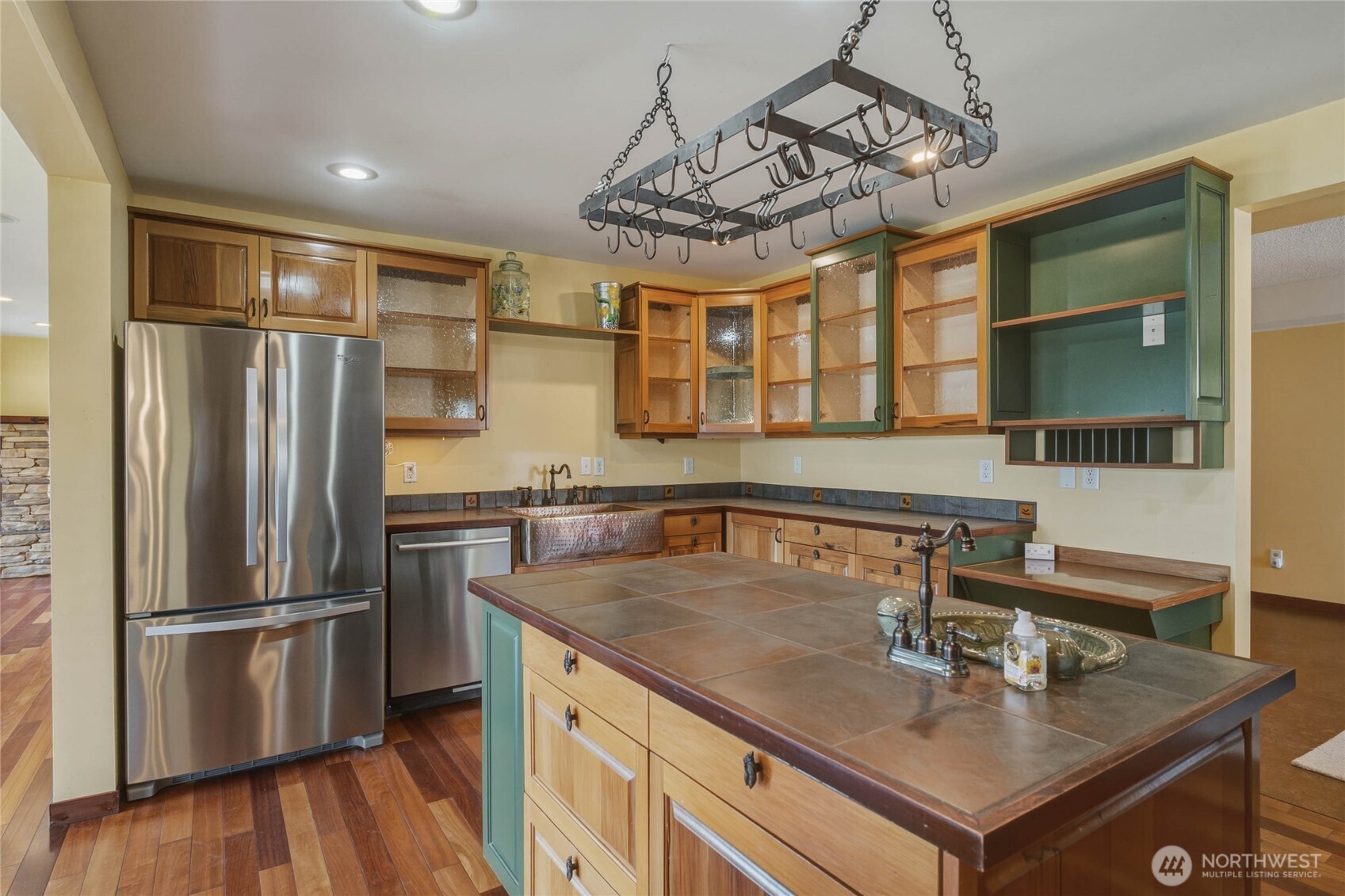 175 Green Avenue Property Photo 5