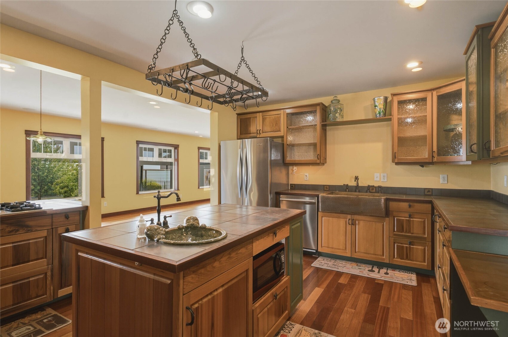 175 Green Avenue Property Photo 6