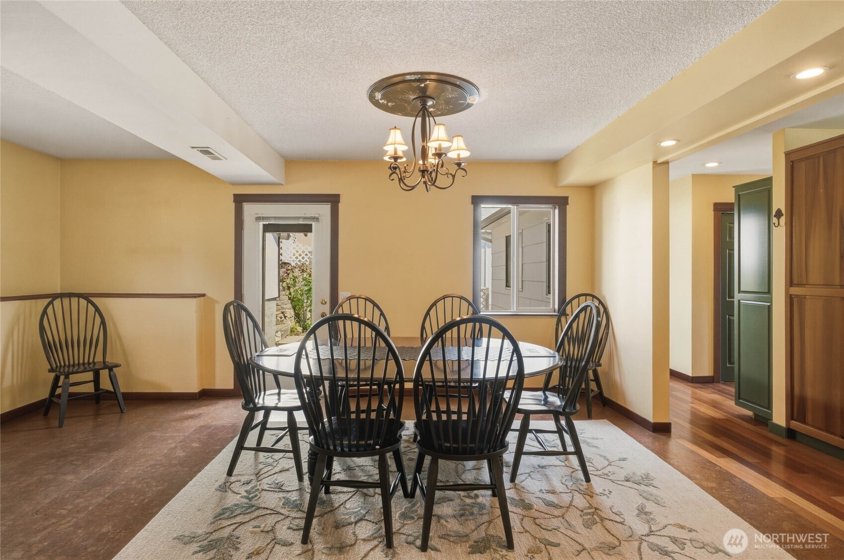 175 Green Avenue Property Photo 10