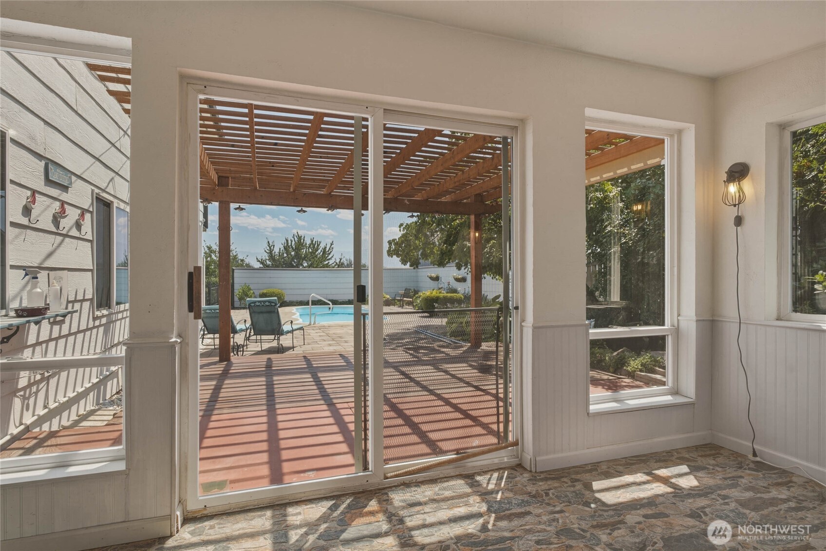 175 Green Avenue Property Photo 16
