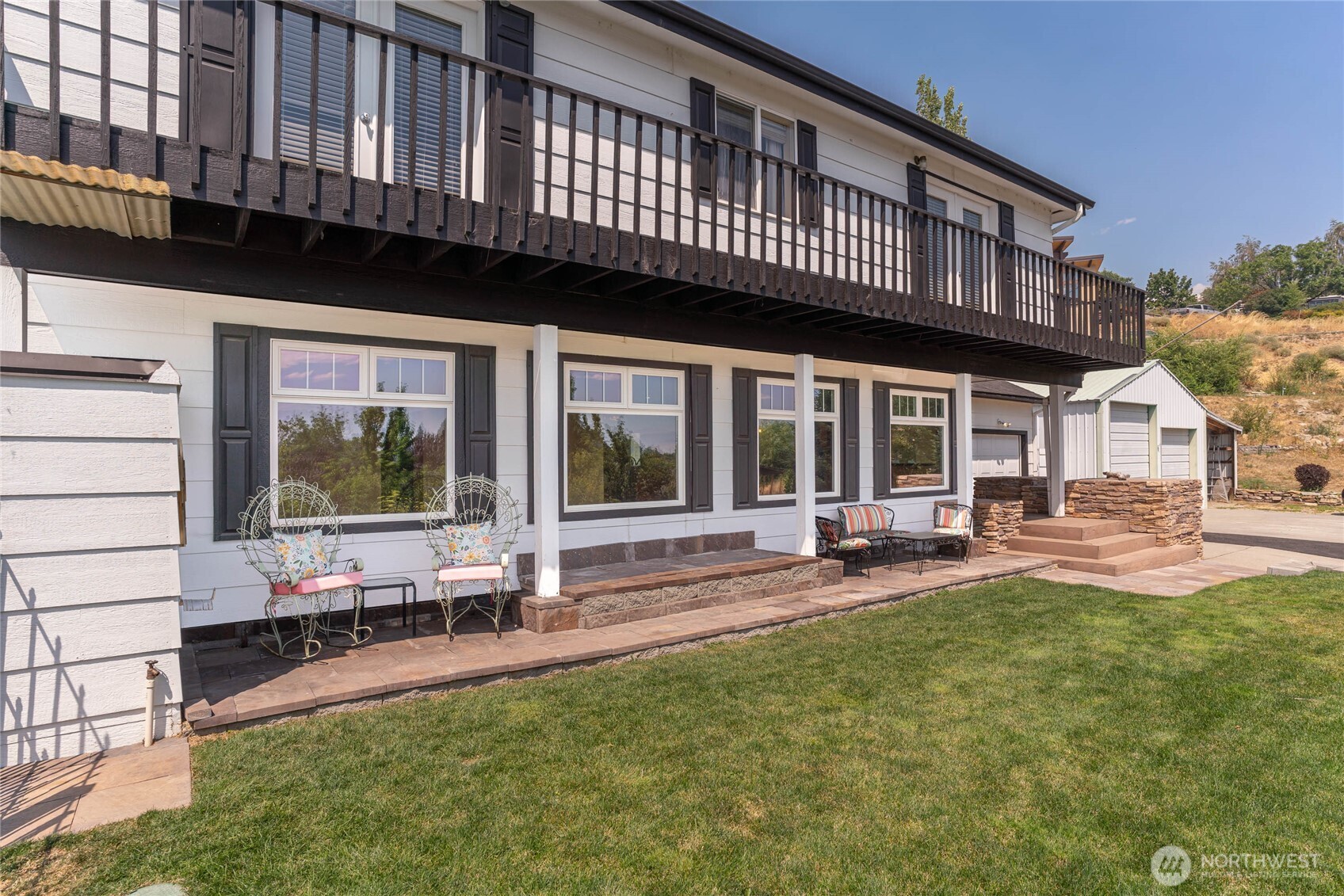 175 Green Avenue Property Photo 18