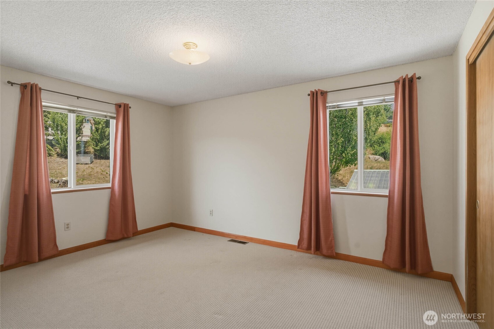 175 Green Avenue Property Photo 32
