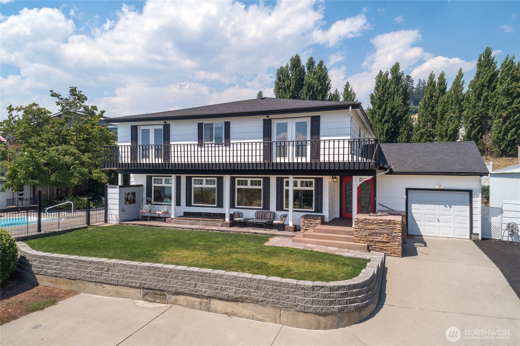 175 Green Avenue Property Photo 34