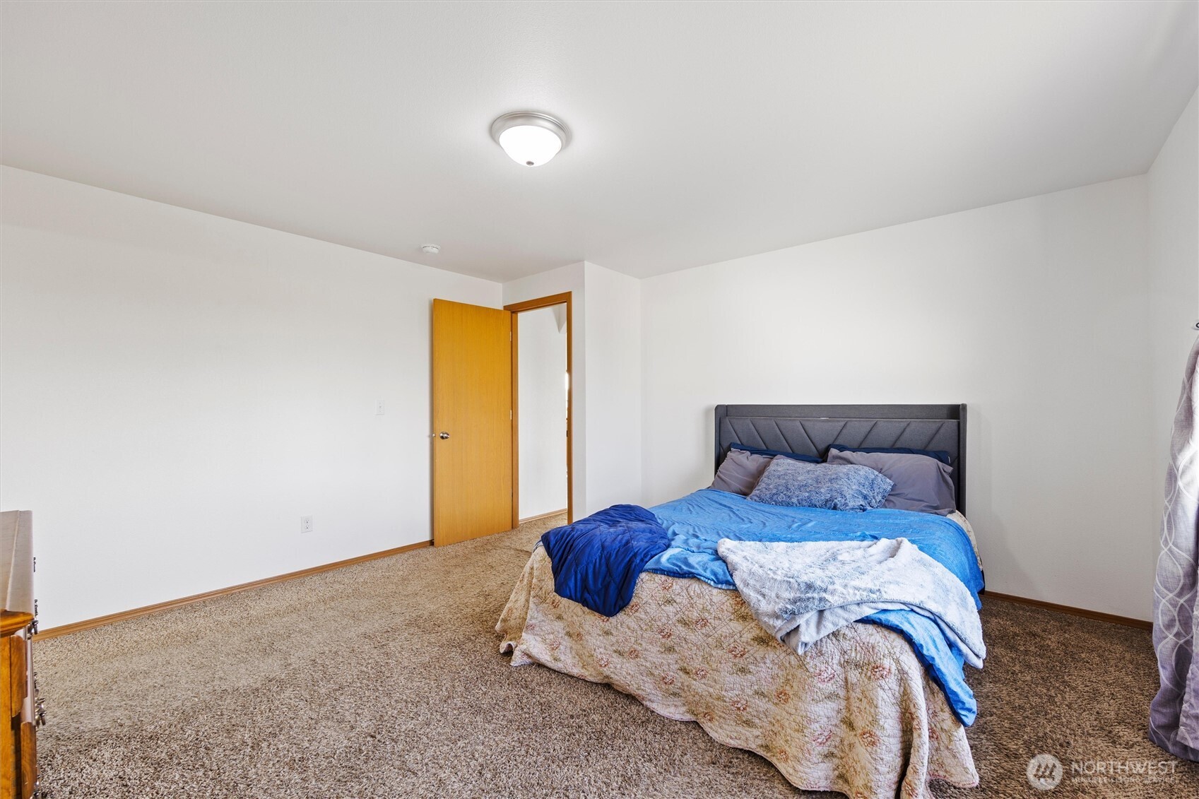 1355 E Birch Street Property Photo 19