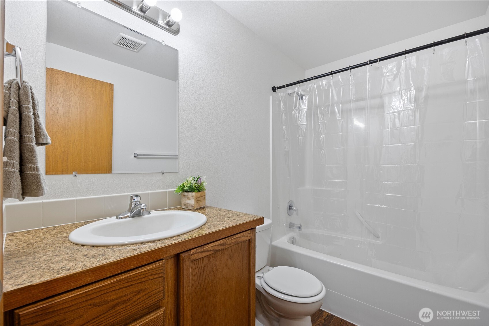 1355 E Birch Street Property Photo 23
