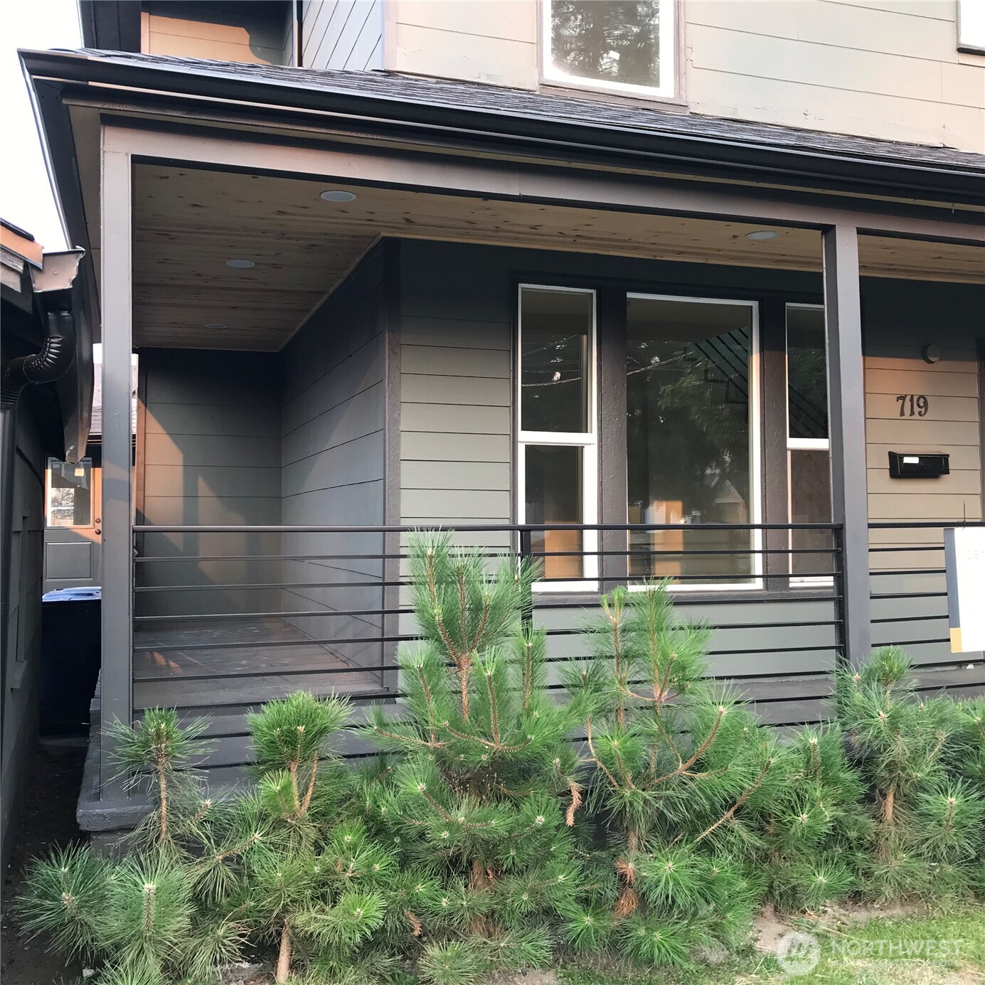 719 S Spraque Ave Property Photo 1
