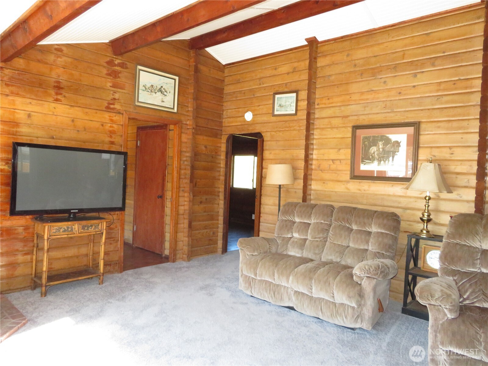 38 Linder Lane Property Photo 7
