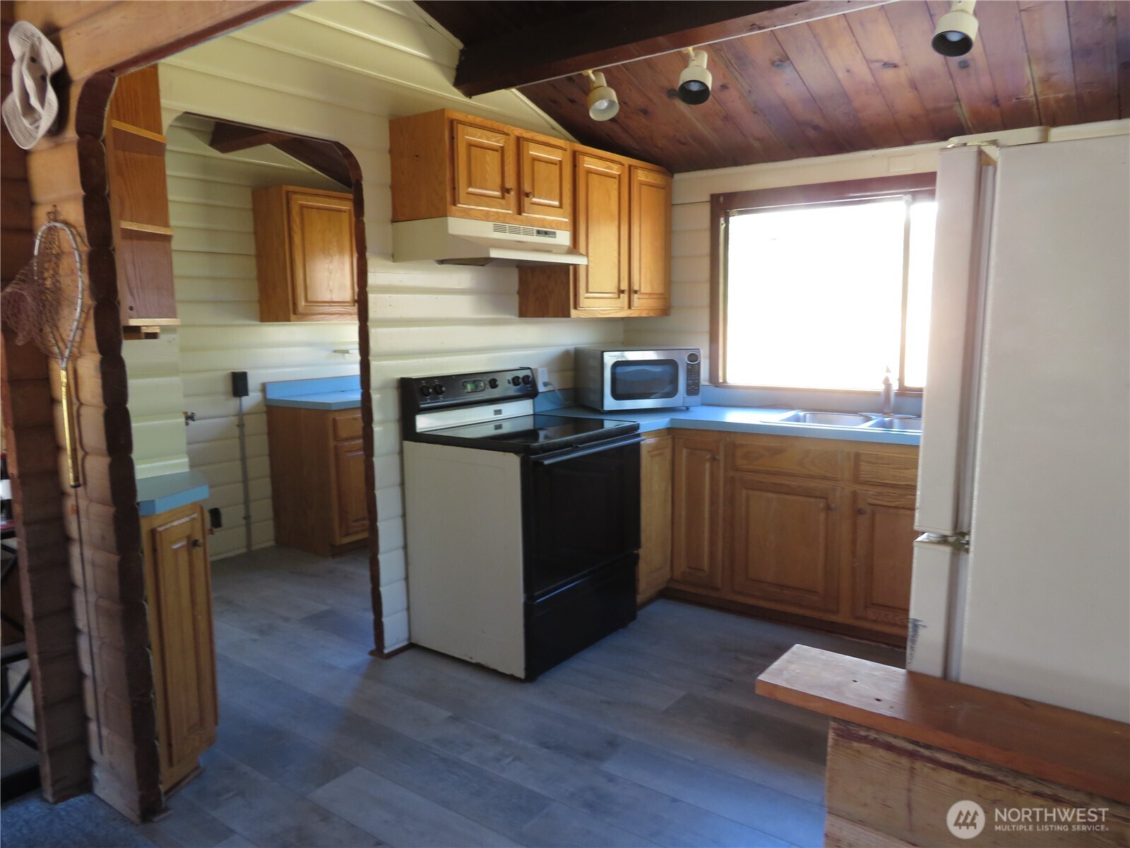 38 Linder Lane Property Photo 12
