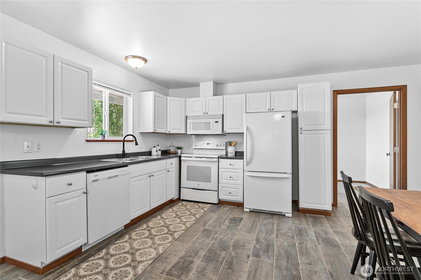 8404 Treevue Road Property Photo 11