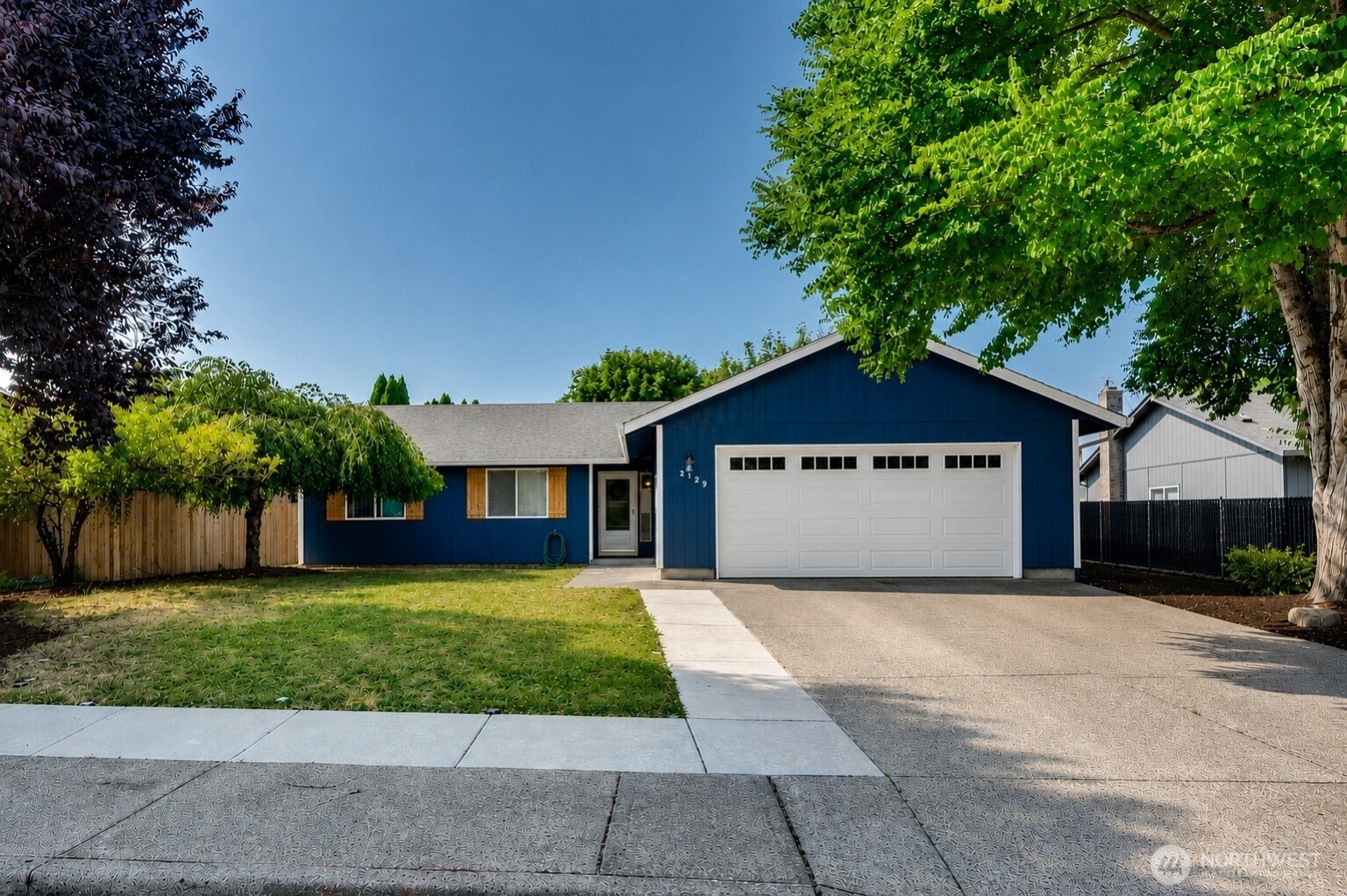 2129 Dahlia Street Property Photo 1
