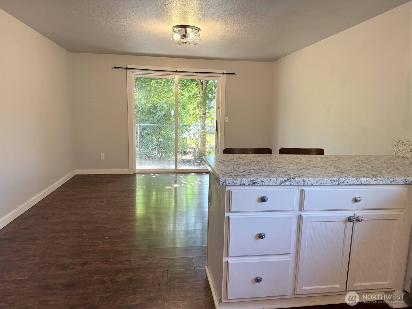2129 Dahlia Street Property Photo 6