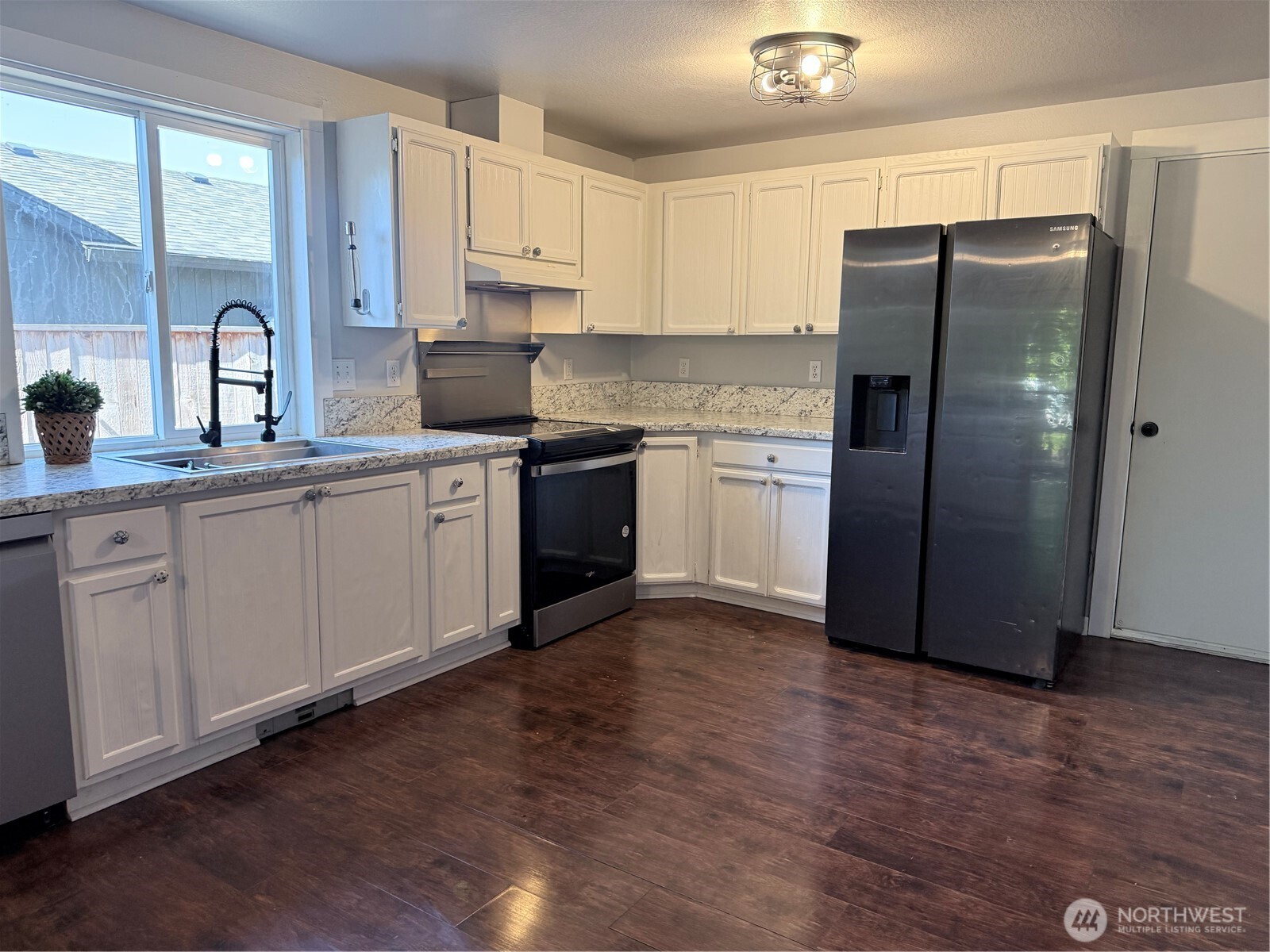 2129 Dahlia Street Property Photo 10