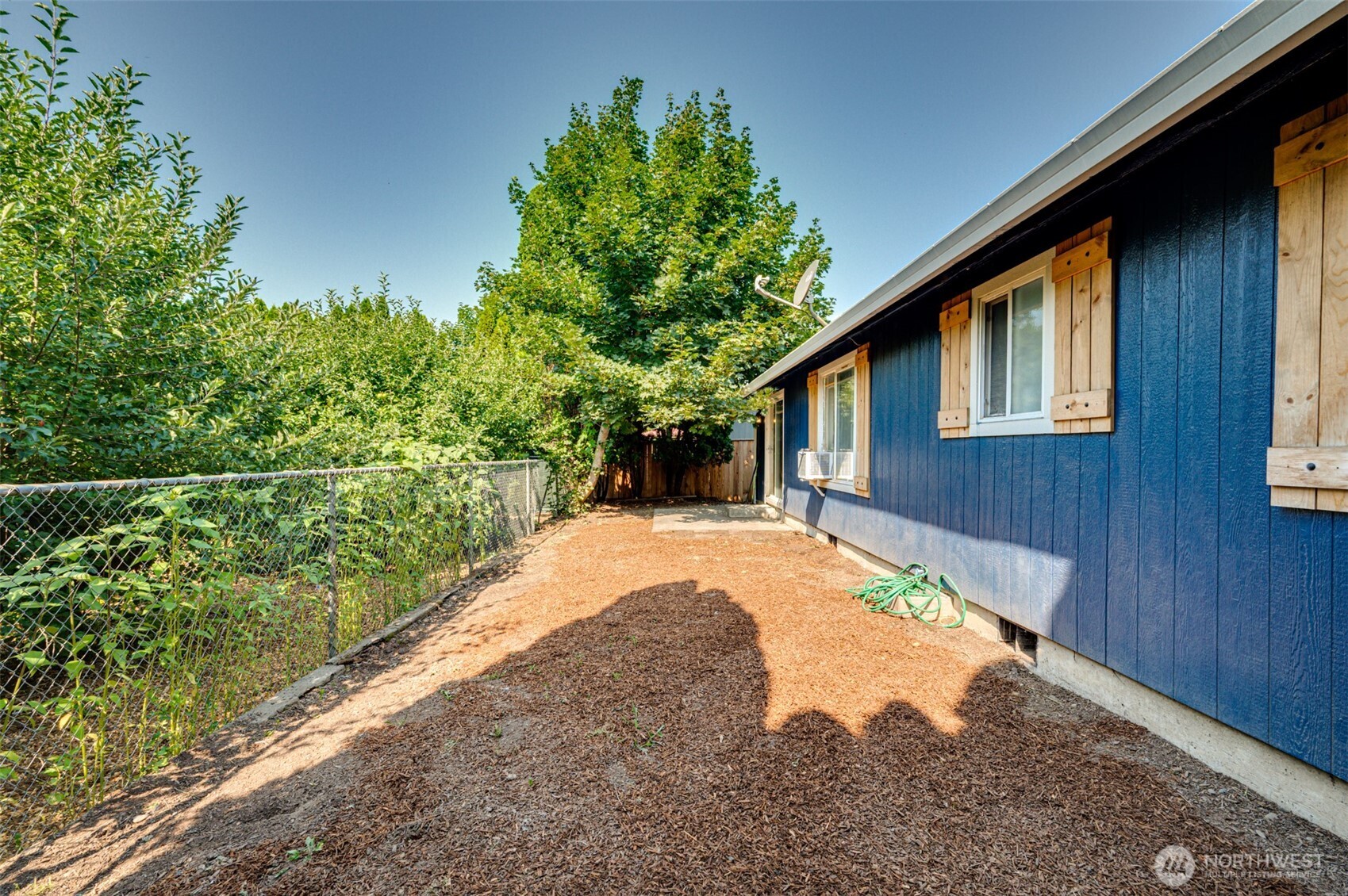 2129 Dahlia Street Property Photo 13