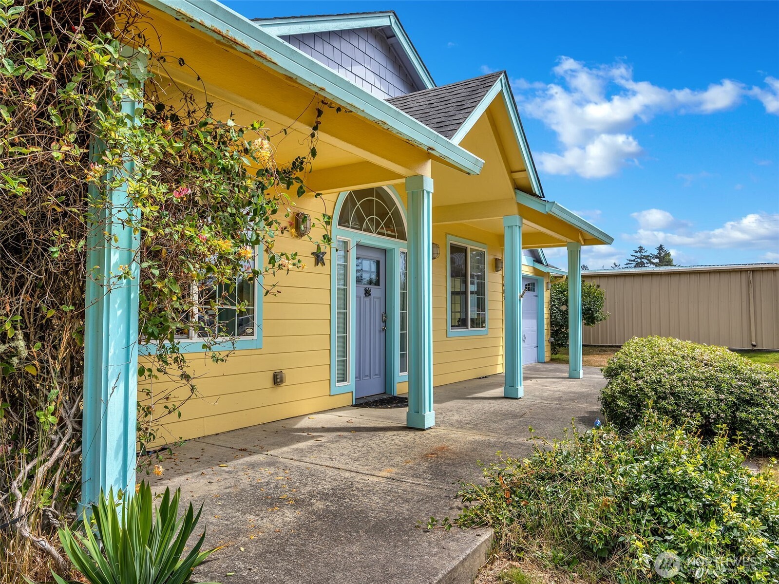 1403 253rd Place Property Photo 2