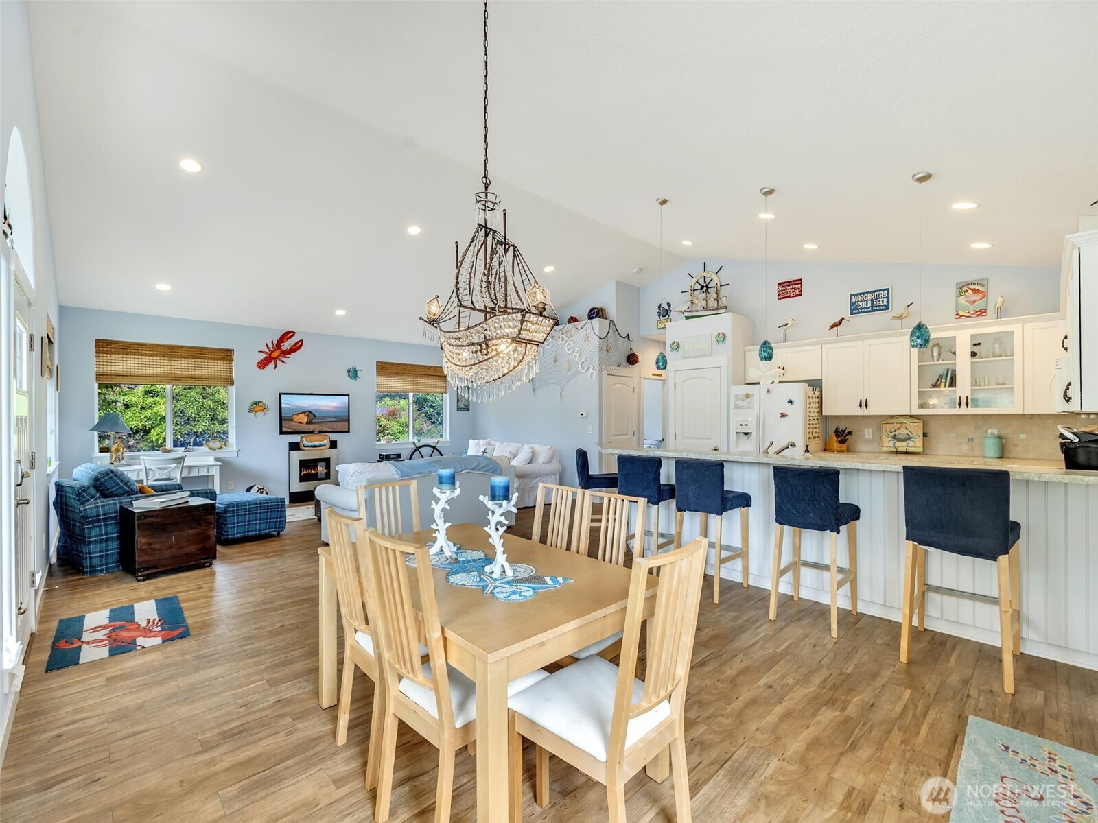 1403 253rd Place Property Photo 4